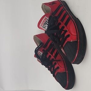 Vision Street Wear Red and Black Sneakers💀 crossbones Size 7